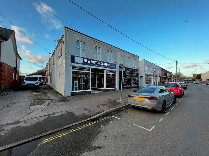 2 Bedroom Flat To Rent In Old Milton Road, New Milton, Hampshire., BH25