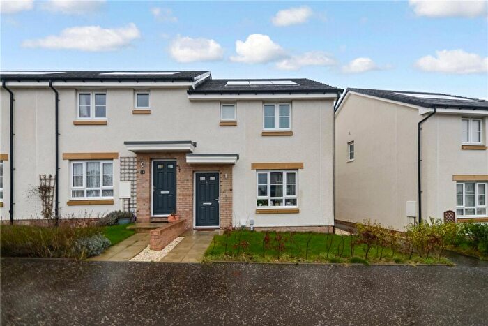 3 Bedroom End Of Terrace House For Sale In Kingslaw Avenue, Kirkcaldy, Fife, KY1