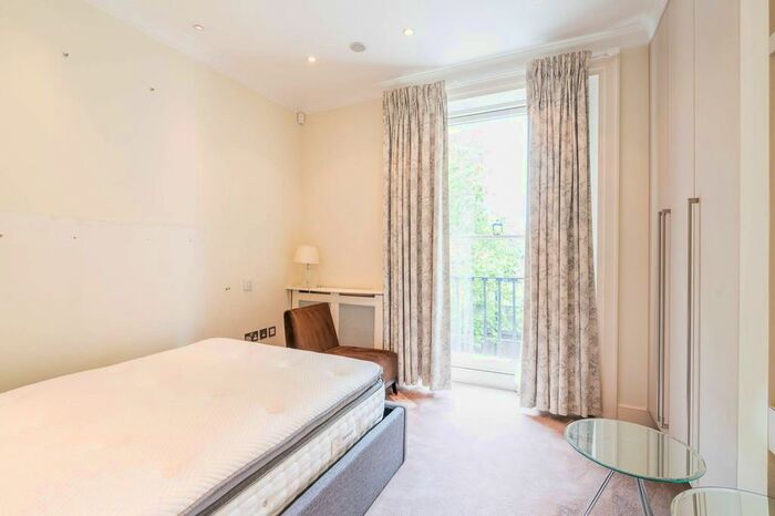3 Bedroom Flat To Rent In Gloucester Place, Marylebone, London, W1U