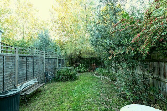 2 Bedroom End Of Terrace House To Rent In Shipwright Road, Surrey Quays, SE16