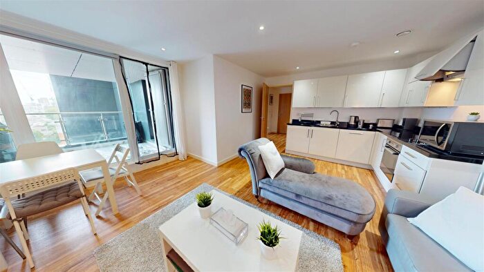 2 Bedroom Apartment For Sale In Elmira Way, Salford, M5