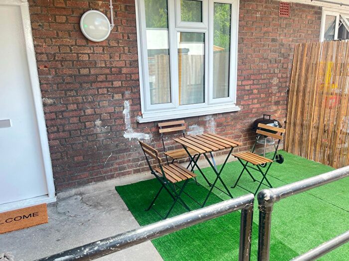 2 Bedroom Flat To Rent In Junction Road, London, N19