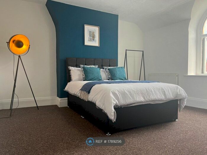 4 Bedroom Maisonette To Rent In Two Mile Hill Road, Bristol, BS15