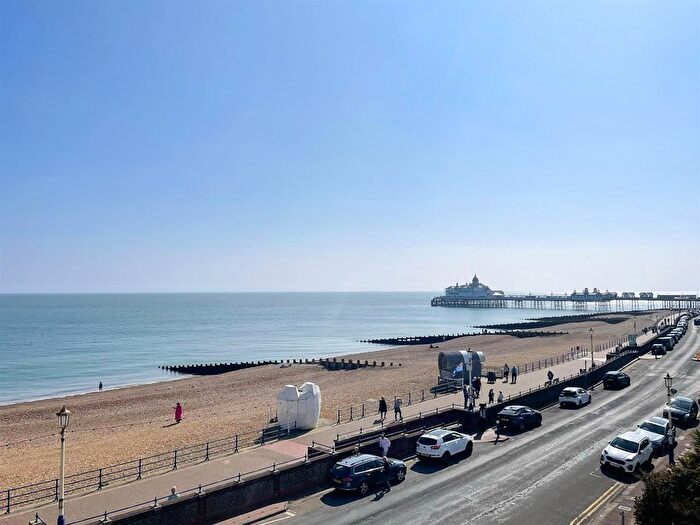 3 Bedroom Flat To Rent In Royal Parade, Eastbourne, BN22