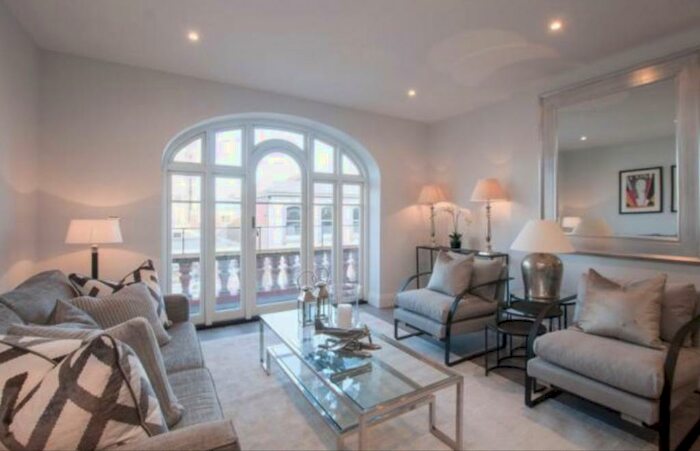 2 Bedroom Flat To Rent In Cresset Court, High Street, Maidenhead, Windsor & Maidenhead, SL6