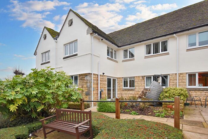 2 Bedroom Flat For Sale In Torkington Gardens, Stamford, PE9