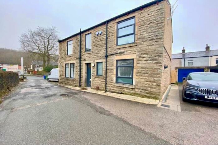 1 Bedroom Flat To Rent In Ash Grove, Rawtenstall, Rossendale, BB4