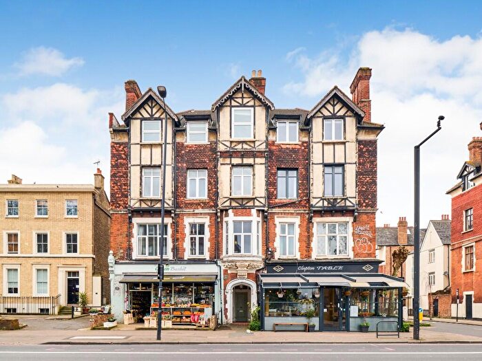 2 Bedroom Apartment For Sale In Lower Clapton Road, London, E5