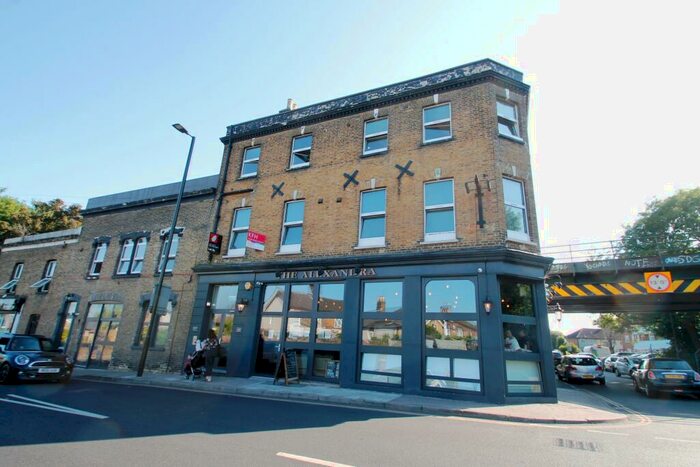 Flat To Rent In Parish Lane, SE20