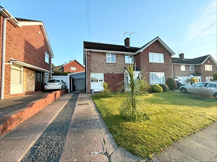 3 Bedroom Semi Detached House For Sale In Ashenhurst Road, Russells Hall, Dudley, DY1