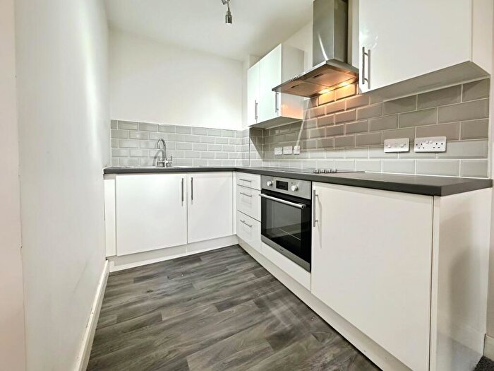 1 Bedroom Flat To Rent In Skinner Lane, Leeds, West Yorkshire, LS7