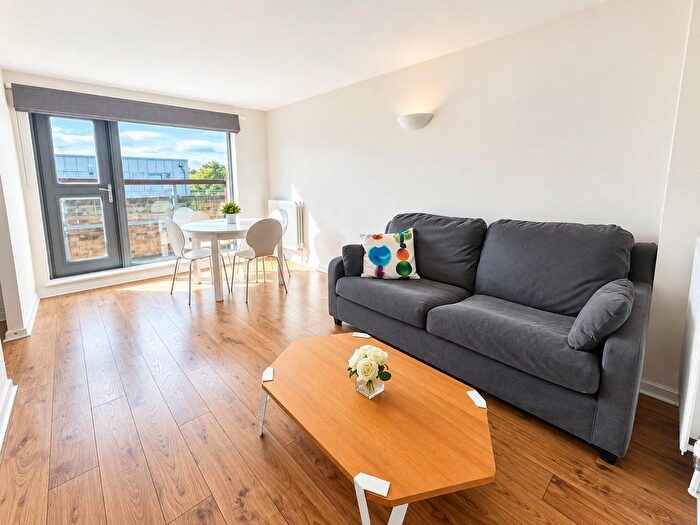2 Bedroom Flat For Sale In Gascoigne Close, London, N17