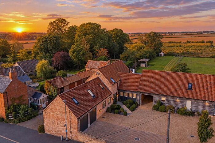 4 Bedroom Link Detached House For Sale In Main Street, Great Gidding, Huntingdon, Cambridgeshire, PE28