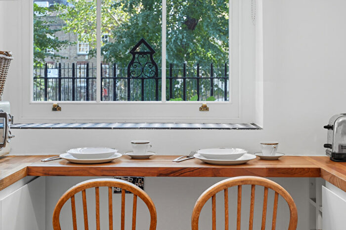 1 Bedroom Flat For Sale In Dunstan Houses, Stepney Green, E1