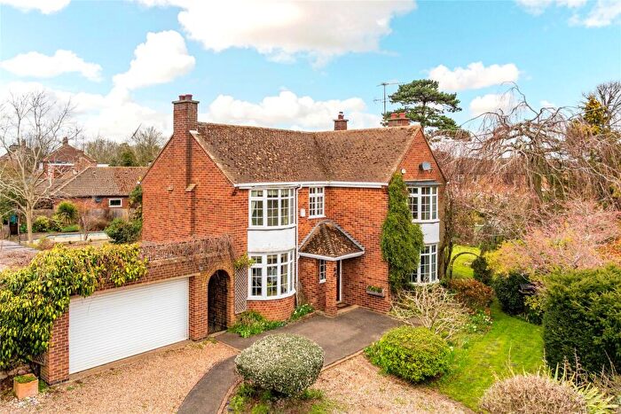 4 Bedroom Detached House For Sale In High Street, Finedon, Wellingborough, Northamptonshire, NN9