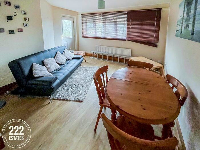 1 Bedroom Flat To Rent In Harcourt Close, Birchwood, Warrington WA3
