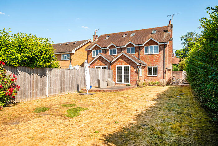3 Bedroom Semi-Detached House For Sale In Andlers Ash Road, Liss, Hampshire, GU33