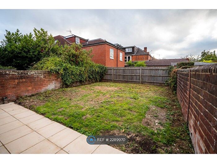 6 Bedroom Semi-Detached House To Rent In Hill Lane, Southampton, SO15