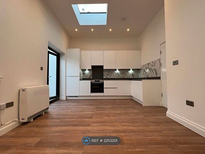 1 Bedroom Flat To Rent In Cordwallis Road, Maidenhead, SL6