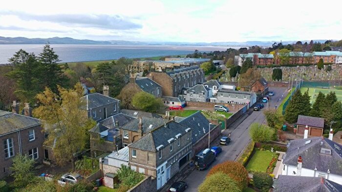 2 Bedroom Flat To Rent In Shaftesbury Road, Dundee, DD2