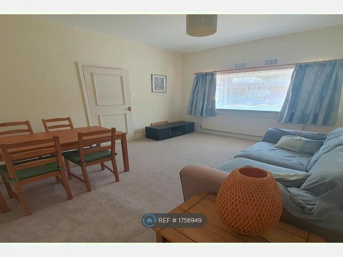 1 Bedroom Flat To Rent In Moyser Road, London, SW16