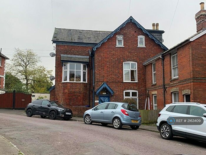 2 Bedroom Flat To Rent In Fowlers Road, Salisbury, SP1