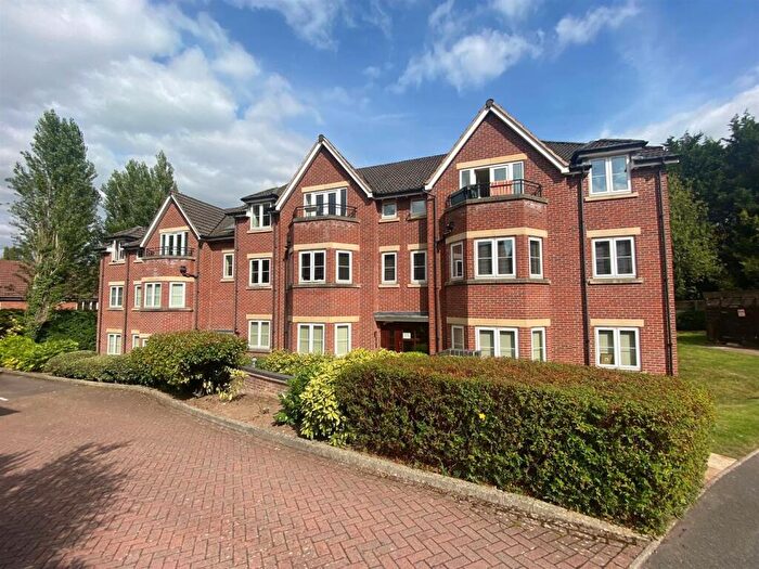 2 Bedroom Apartment For Sale In St. Georges Close, Allestree, Derby, DE22