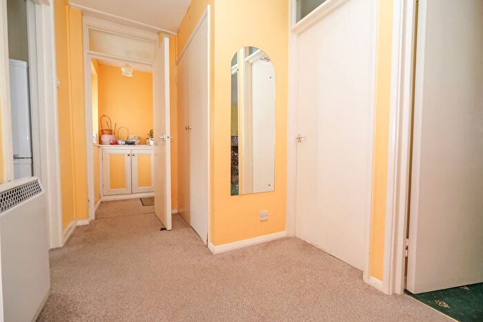 1 Bedroom Flat For Sale In Chislehurst Road, Orpington, BR6