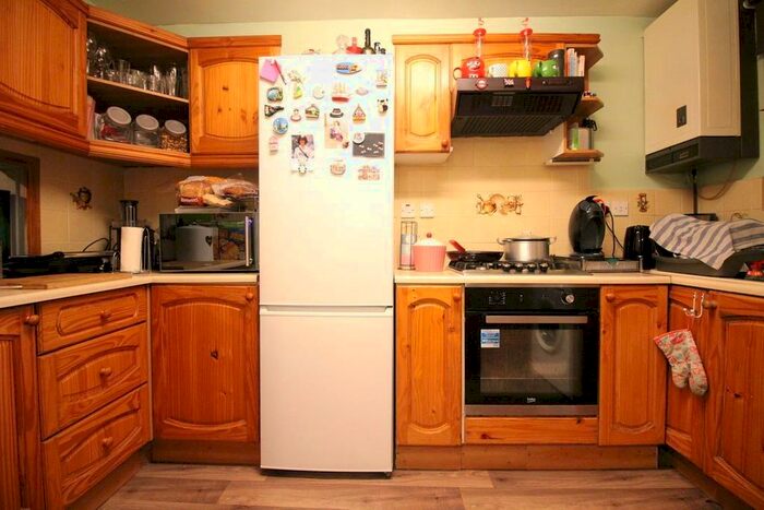 2 Bedroom End Of Terrace House To Rent In Woodhall Lane, Watford WD19