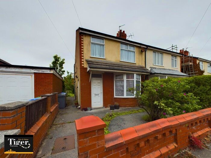 2 Bedroom Flat To Rent In Fernhurst Avenue, Blackpool, FY4