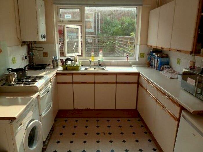 1 Bedroom Flat To Rent In Radford Boulevard, NG7