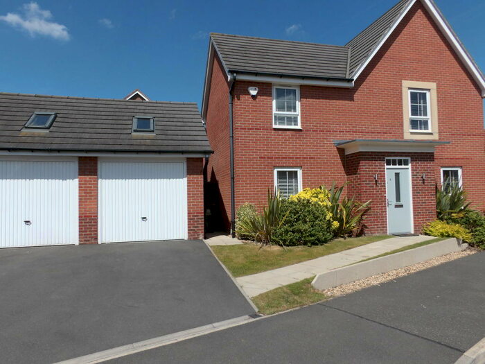 4 Bedroom Detached House To Rent In Aylesbury Way, Forest Town, NG19
