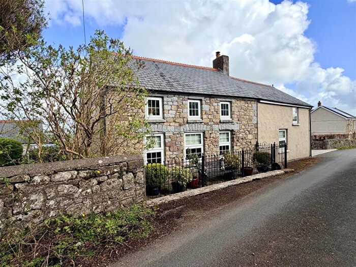 4 Bedroom Property For Sale In Pantllyn, Llandybie, Ammanford, SA18