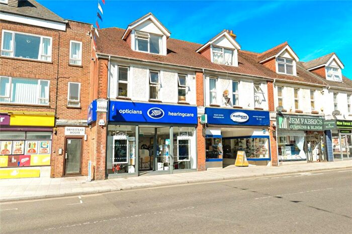 2 Bedroom Apartment For Sale In Station Road, New Milton, BH25