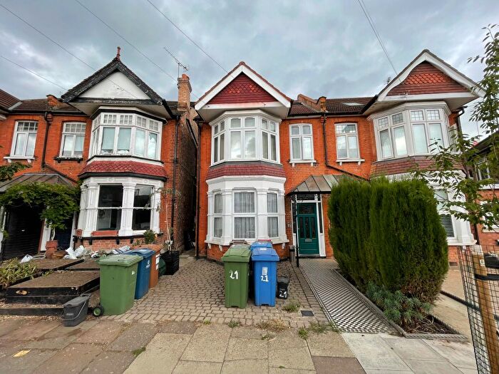 Studio To Rent In Woodlands Road, Harrow, HA1