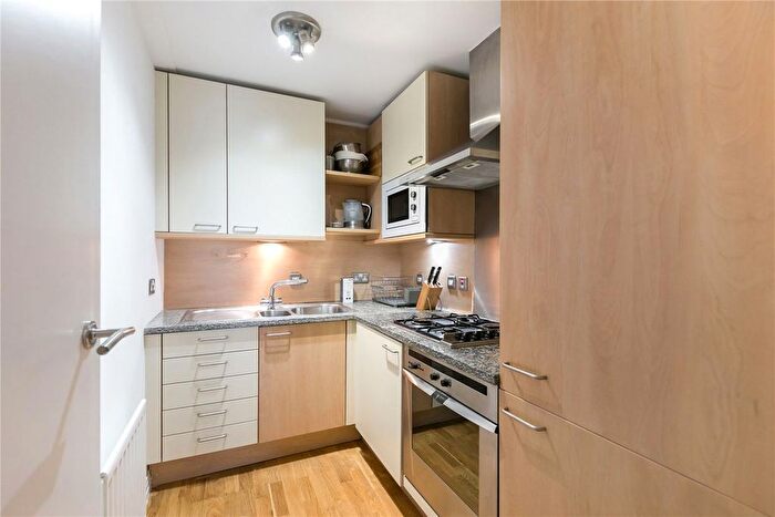 2 Bedroom Flat To Rent In Vincent Square, London, SW1P