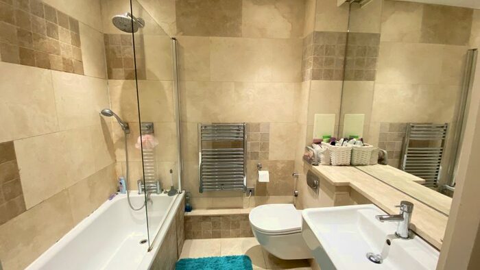 2 Bedroom Flat To Rent In Spratt Hall Road, Wanstead, E11