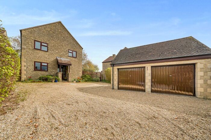 4 Bedroom Detached House For Sale In Chiltern View, Little Milton, Oxford, OX44