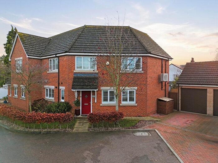 3 Bedroom Semi-Detached House For Sale In Kings Mount, Baldock, SG7