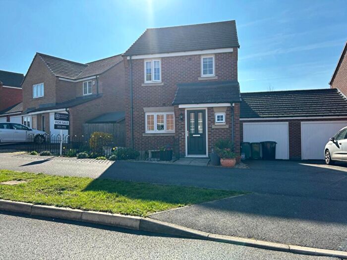 3 Bedroom Link Detached House For Sale In Loch Lomond Way, Peterborough, PE2