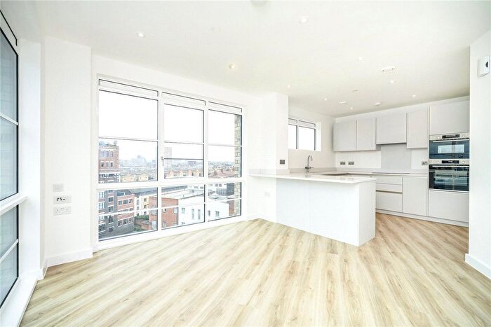 2 Bedroom Flat For Sale In Witan Street, London, E2