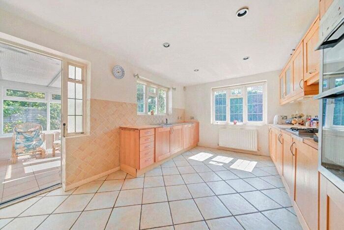 3 Bedroom Detached House For Sale In Woodstock, West Clandon, GU4