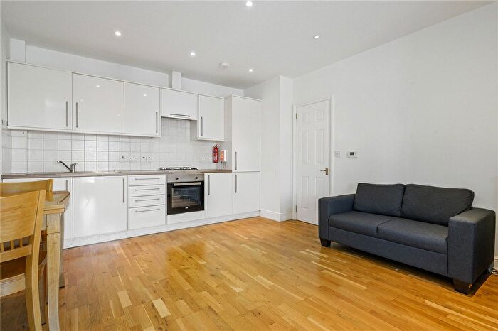 1 Bedroom Flat For Sale In Holloway Road, Holloway, Islington, London, N7