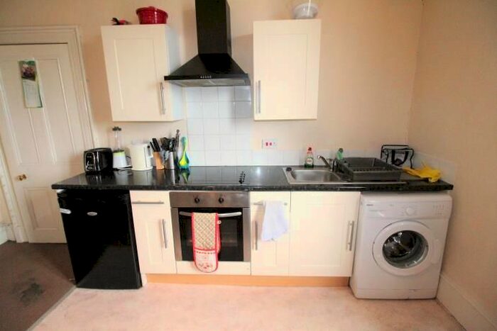1 Bedroom Flat To Rent In Hollybank Place, Aberdeen AB11