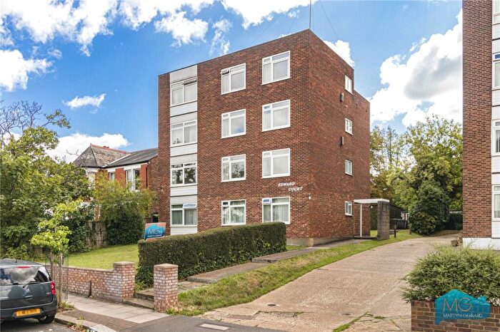 1 Bedroom Apartment For Sale In Nether Street, London, N3