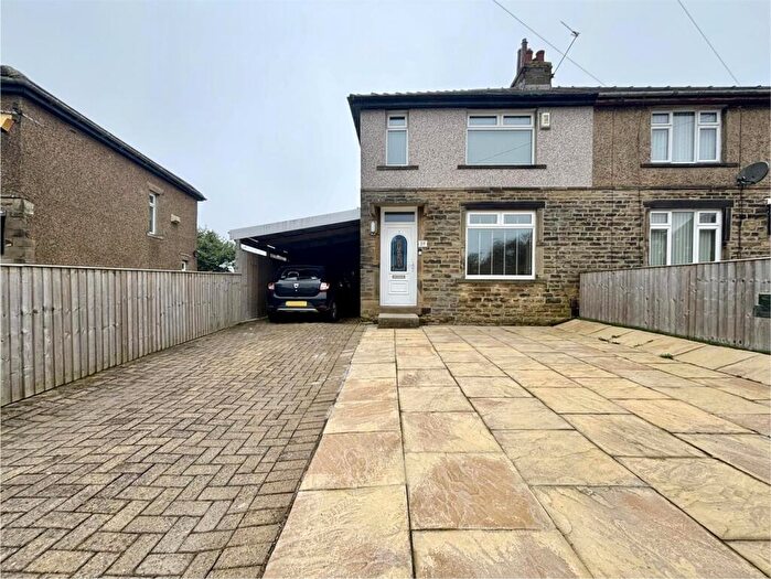 3 Bedroom Semi Detached House For Sale In Torre Crescent, Bradford, BD6