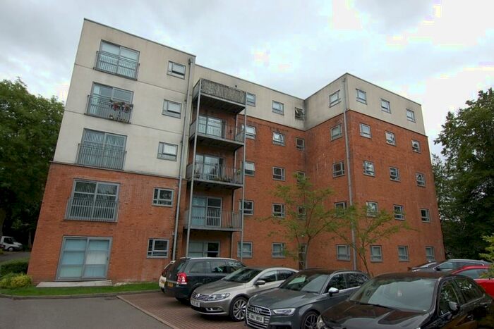 2 Bedroom Flat To Rent In Stamford Street East, Ashton-Under-Lyne, OL6