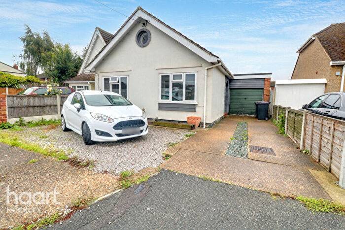 3 Bedroom Detached Bungalow For Sale In Queen Elizabeth Chase, Rochford, SS4