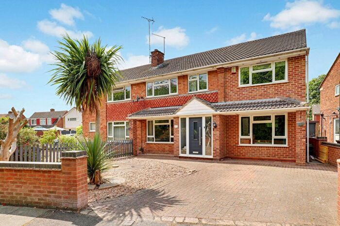 3 Bedroom Semi-Detached House For Sale In Lythe Close, Nottingham, NG11
