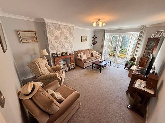 2 Bedroom Bungalow For Sale In George Street, Wing, LU7